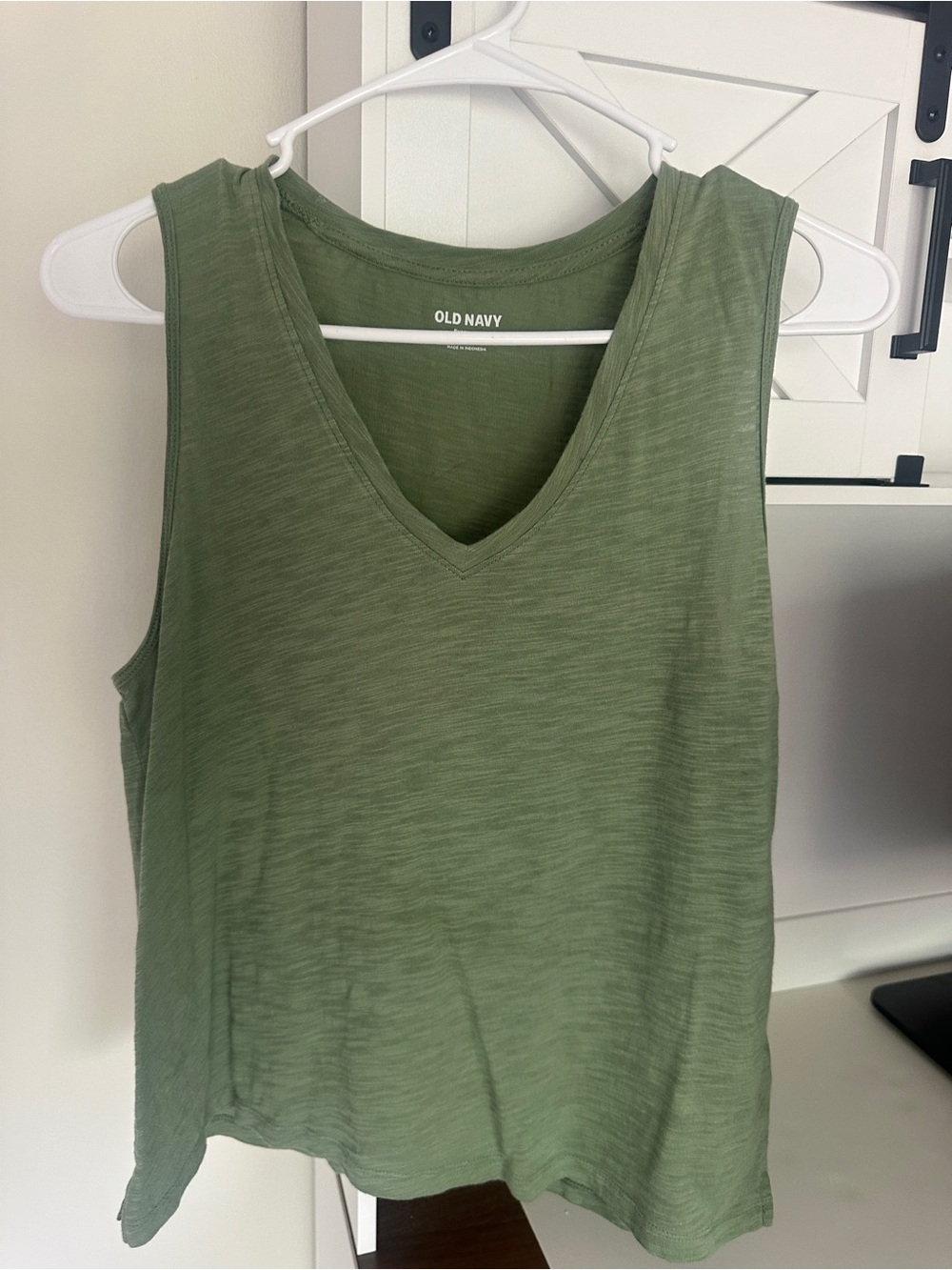 Women's Old Navy EveryWear Tank Top Green Small 100% Cotton Summer Spring V Neck
